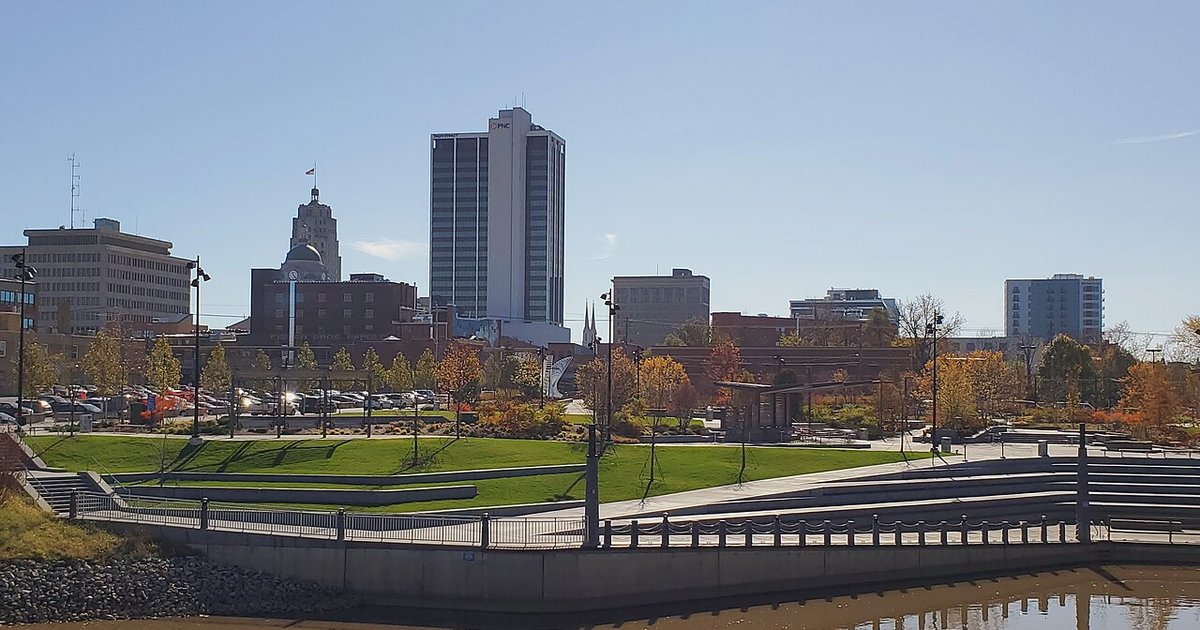 Fort Wayne, IN — Fort wayne skyline as viewed from promenade park